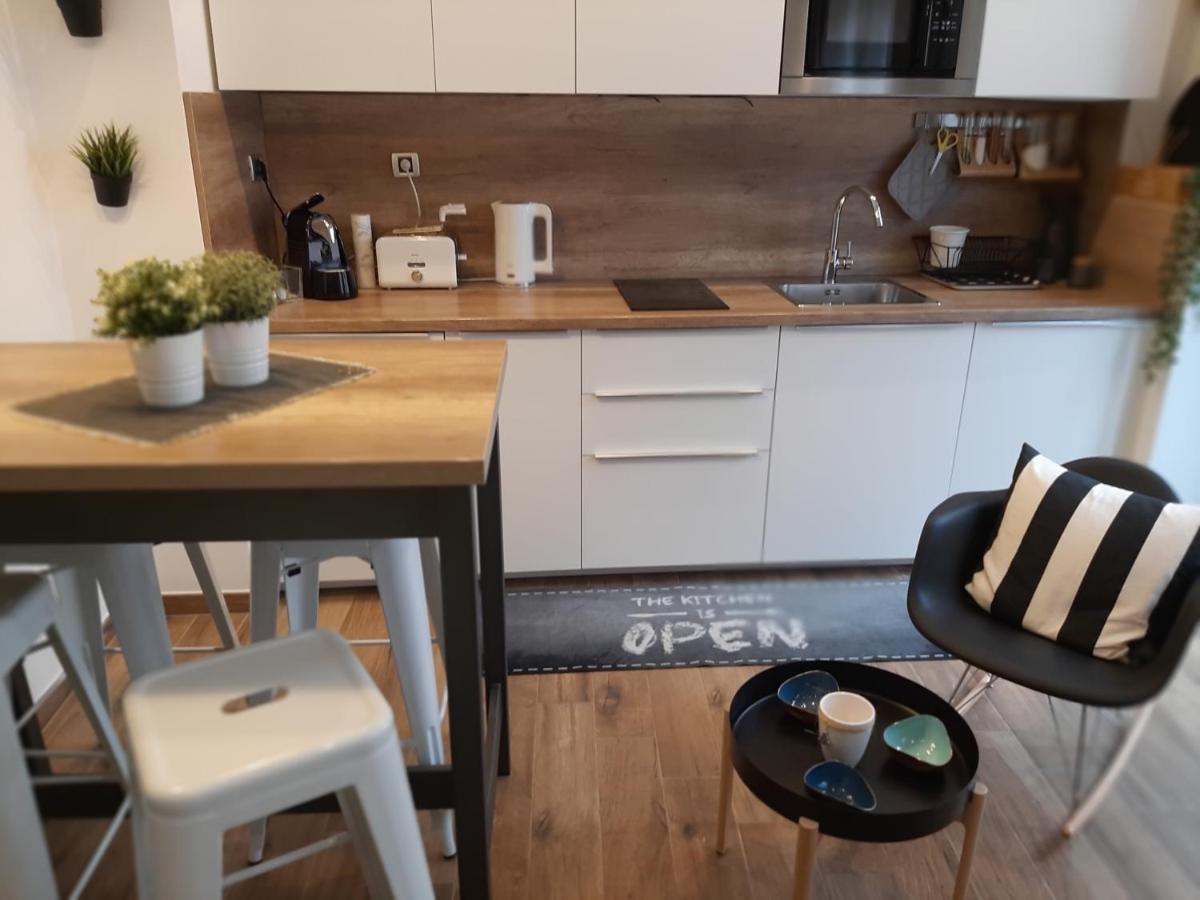 Arena Design Apartments With Free Private Parking And With A Terrace PUY Eksteriør bilde