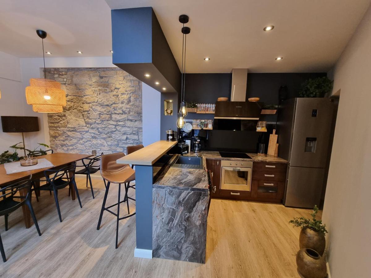 Arena Design Apartments With Free Private Parking And With A Terrace PUY Eksteriør bilde