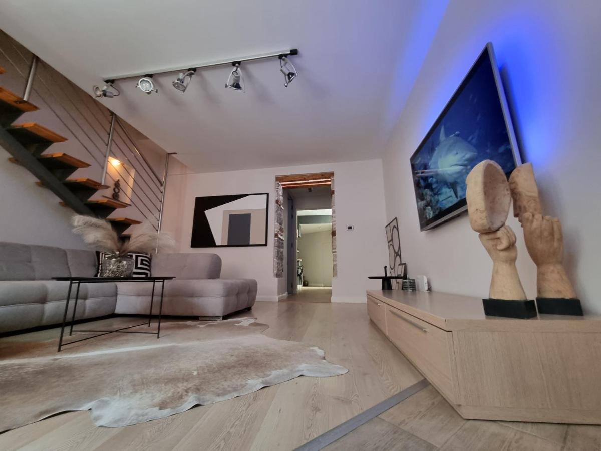 Arena Design Apartments With Free Private Parking And With A Terrace PUY Eksteriør bilde